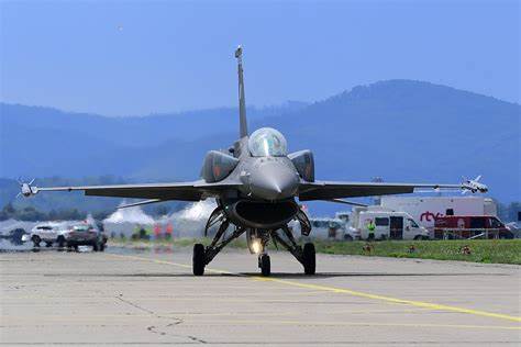 Ukraine-Krieg im Liveticker: +++ 23:58 Offiziell: Niederlande bestätigen Lieferung von F-16-Kampfjets an die Ukraine