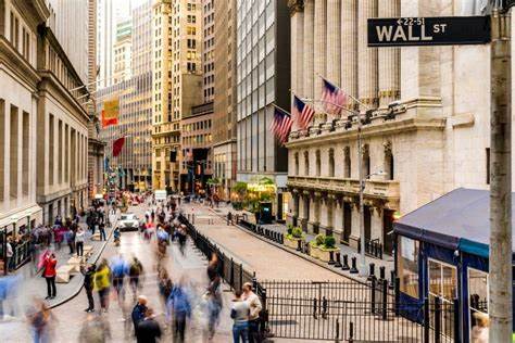 Wall Street Eyes Worst Week In 3 Months As Tech Sector Falters; Oil Falls, Bitcoin Hits 1-Month Peak: What's Driving Market Friday? - Markets Insider