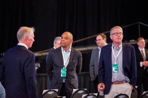 Berkshire shareholders reject diversity, AI proposals