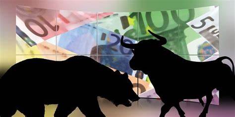 Bears’ Last Stand: Analyst Predicts Two Bullish Outcomes for Bitcoin