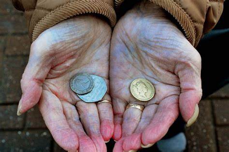 Thousands could miss out on state pension cash if they don’t apply for out of work benefit now