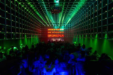 A Cult vs. an Exclusive Club