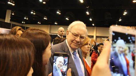 Warren Buffet to Step Down as head of Berkshire Hathaway