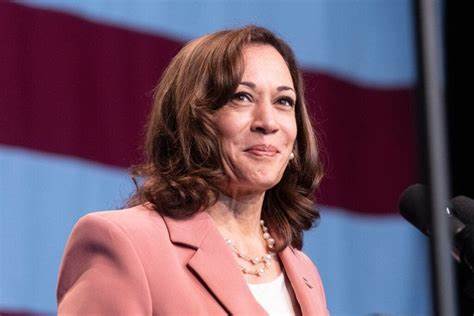 Trump Vs. Harris: Who Do Voters Trust More To Handle Crypto Policies? - Benzinga