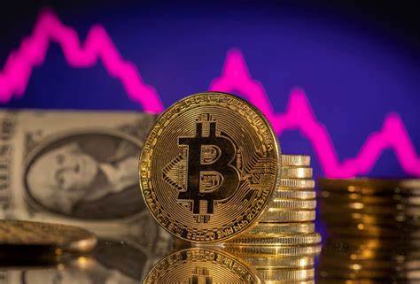 Bitcoin Price Dips to $92K: Speculators Panic Sell, But Is It Time to Buy the Dip