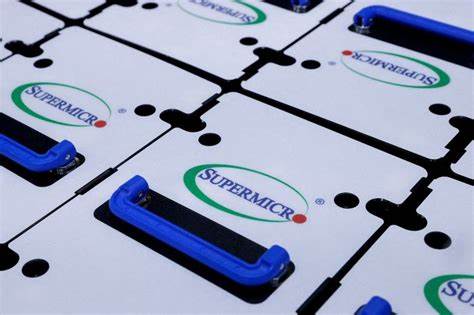 Super Micro Cuts Full-Year Outlook After Results Disappoint