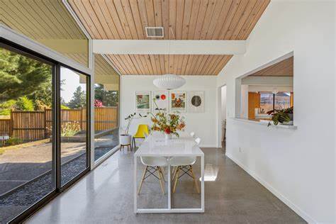 $1.2M Home In Oregon – almost 5k sqft
