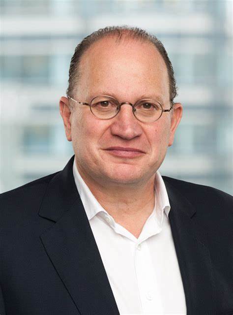 HSBC group chairman Mark Tucker to retire