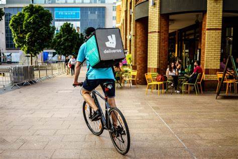 Deliveroo agrees £2.9bn takeover by US rival DoorDash