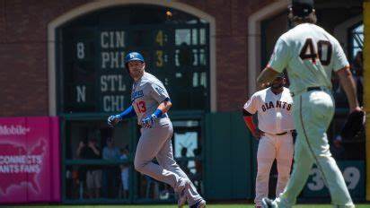 Bat flips and home run celebrations are cool, but Madison Bumgarner has a good point - Yahoo Sports