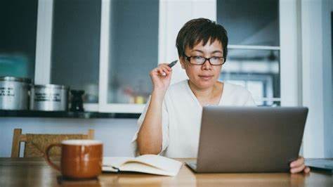 Is It Smarter to Take a $400,000 Pension Lump Sum or $2,000 a Month?