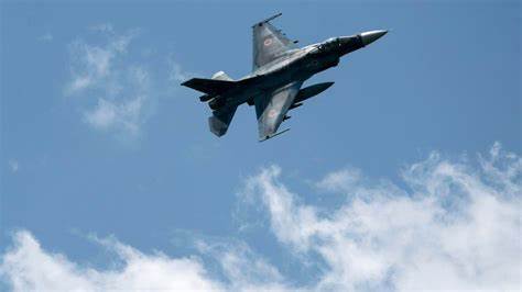 Russische Flugzeuge umkreisen Japan - Japanische Armee schickt Kampfjets los