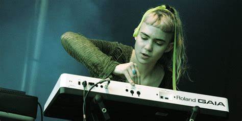 Grimes Offers 50% Royalties on AI-Generated Music Using Her Voice - Decrypt