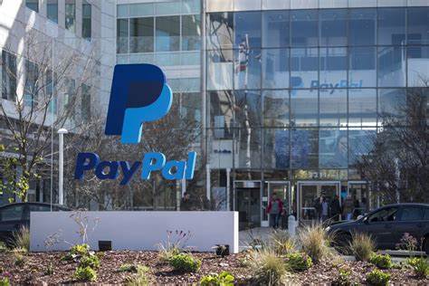 PayPal Completes Its First Business Transaction Using Stablecoin - Bloomberg
