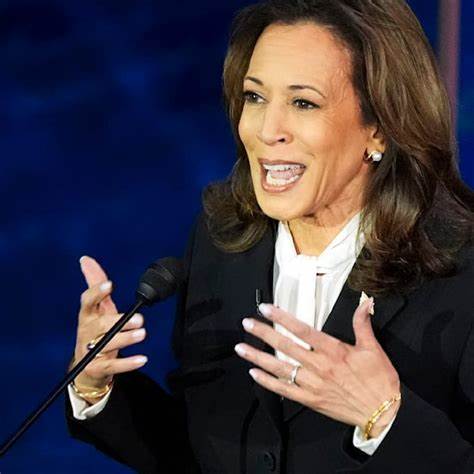 Verschwörungstheorie nach TV-Duell: Hatte Kamala Harris einen Knopf im Ohr?