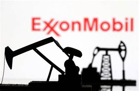 Exxon beats Wall Street profit estimate, on track to meet buyback target