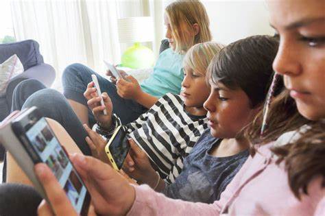 New Zealand's prime minister proposes social media ban for under-16s