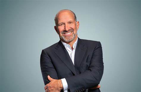 US Commerce Secretary Lutnick Backs Bitcoin as Gold, Plans Mining Power Plants Under Trump Administration Amid Global Space Race