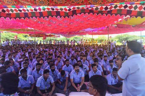 Samsung defends Indian wages as strike at plant enters third week - Yahoo Finance