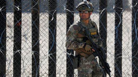 US Border Agents Asking for Help Taking Photos of Everyone Entering by Car