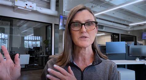 Cathie Wood’s Ark Buys $60 Million In Bitcoin, Crypto Stocks After FTX Collapse Even As Analysts Fear Contagion Risk - Forbes
