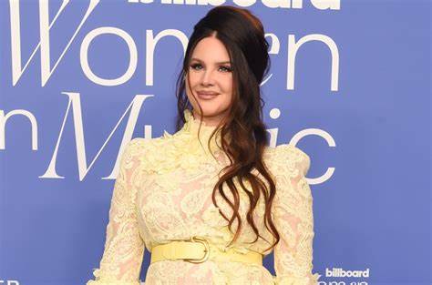 Lana Del Rey Found Her Wedding Dress At A Thrift Store