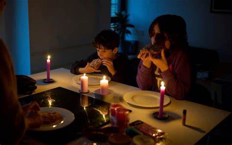 Spain power cut 'caused by solar farm failures'