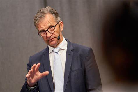 Riksbank Sees Scope for More Cuts on Weak Demand, Low Inflation - Bloomberg