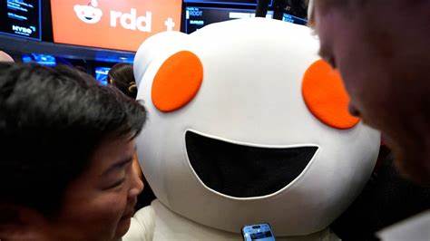 Reddit Stock Falls After Post-IPO Surge, and Other Technology News Today