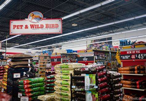 Tractor Supply takes on selling pet supplies