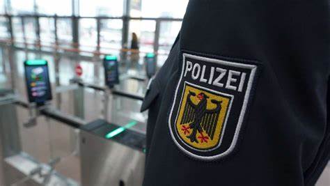Stuttgart: Polizei nimmt 19-Jährigen fest – unerlaubter Aufenthalt