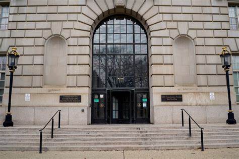 US EPA plans to cut staff to 1980s levels, dissolve research office