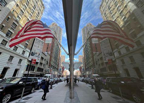 Moody's warns of risk posed by rising retail exposure to private credit