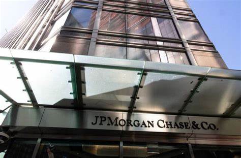 Hedge funds venture back to markets to buy bank shares, says Goldman Sachs