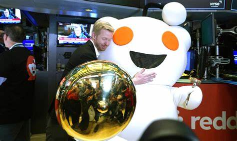 Reddit stock rises after strong revenue forecast signals advertising strength