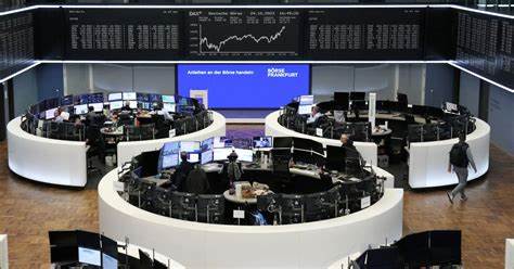 European Stocks Rise as Investors Weigh Up Earnings, Economic Data