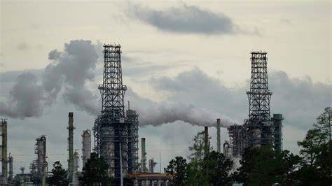 US Shale Under Pressure as OPEC+ Hikes Supply