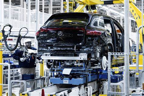 Mercedes to expand SUV production at Alabama plant
