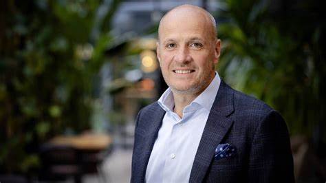 Former Jumbo CEO accused of laundering “kept cash in the fridge