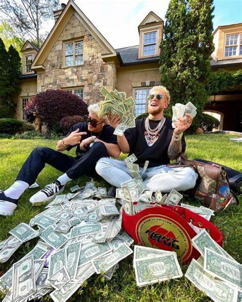 From getting robbed of millions to even losing their lives - These influencers and Bitcoin traders have paid a very heavy price for flaunting excessive wealth on Instagram. - Luxurylaunches