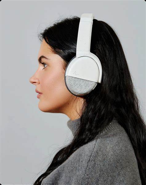 Neurable's New $700 Headphones Track Brain Activity to Improve Focus and Fight Burnout - Decrypt