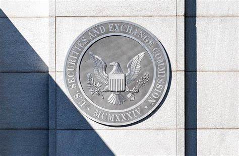 Dogecoin und XRP: SEC vertagt Entscheidung über Altcoin ETFs