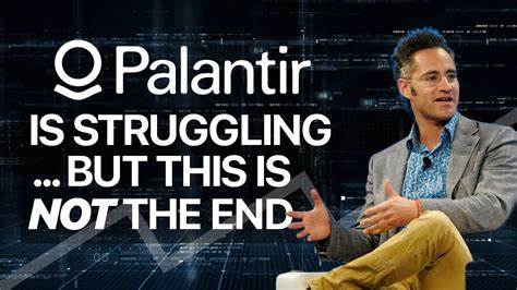 Palantir's Raised Outlook Not Enough to Extend Rally
