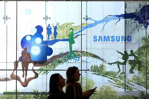 Samsung reports revenue increase thanks to mobile phone sales but its chip business suffers