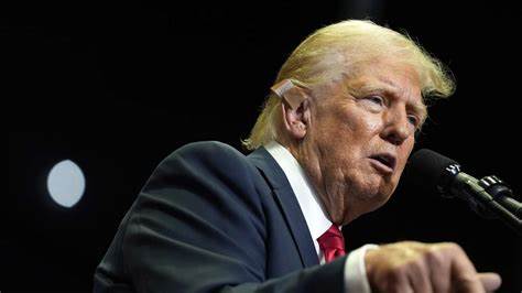 Nach TV-Duell von Harris und Trump: Russland vergleicht USA mit Titanic