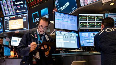 Kurssturz der Tech Aktien an der Börse: Nasdaq, Dow und Dax und Bitcoin mit hohem Verlust
