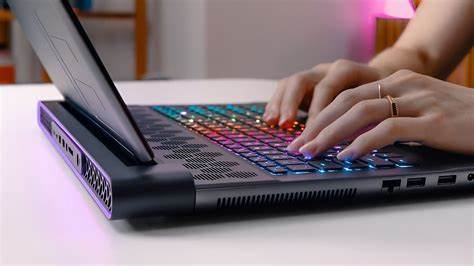 FPGA-powered 'laptop' with a built-in display and mechanical keyboard