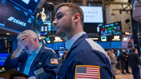 Dow tumbles nearly 400 points, falling for a second day in rough start to new quarter: Live updates - CNBC