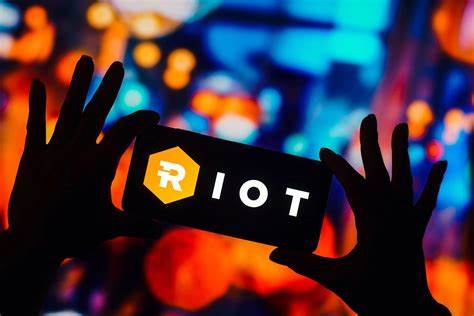 Riot Stock Shrugs Off Short Seller's 'War Against Bitcoin Miners' - Decrypt