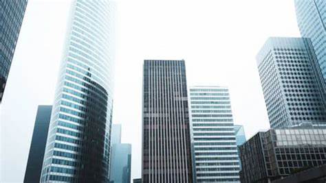 Big Oil earnings show split in production strategy, shareholder returns